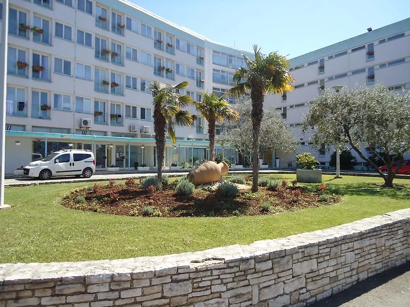 Hotel 풀라