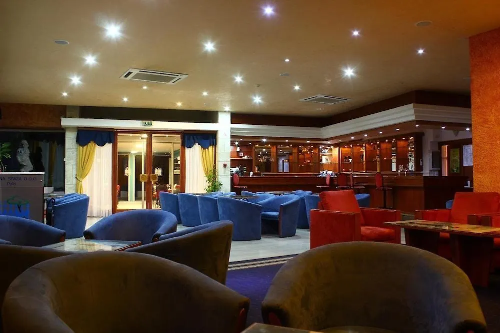 Hotel Πούλα