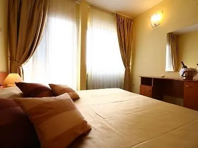 Hotel Πούλα