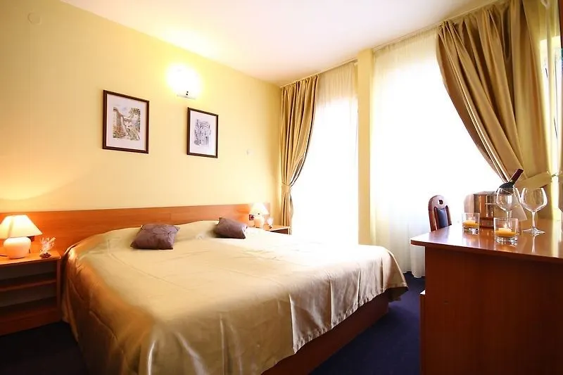 Hotel Πούλα