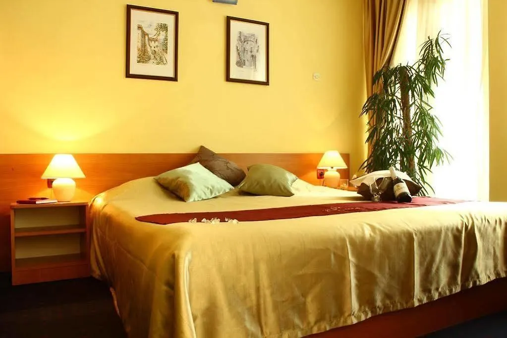 Hotel Πούλα 3*,  Κροατία
